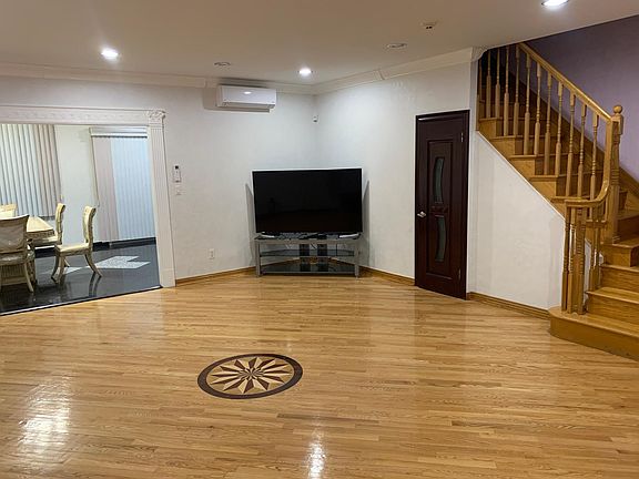 2nd image of 15018 Hoover Ave
