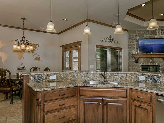 3rd image of 6302 Parkwood Pl