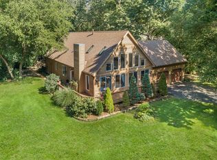 68 Hunter Ln, Bristol, IL 60512