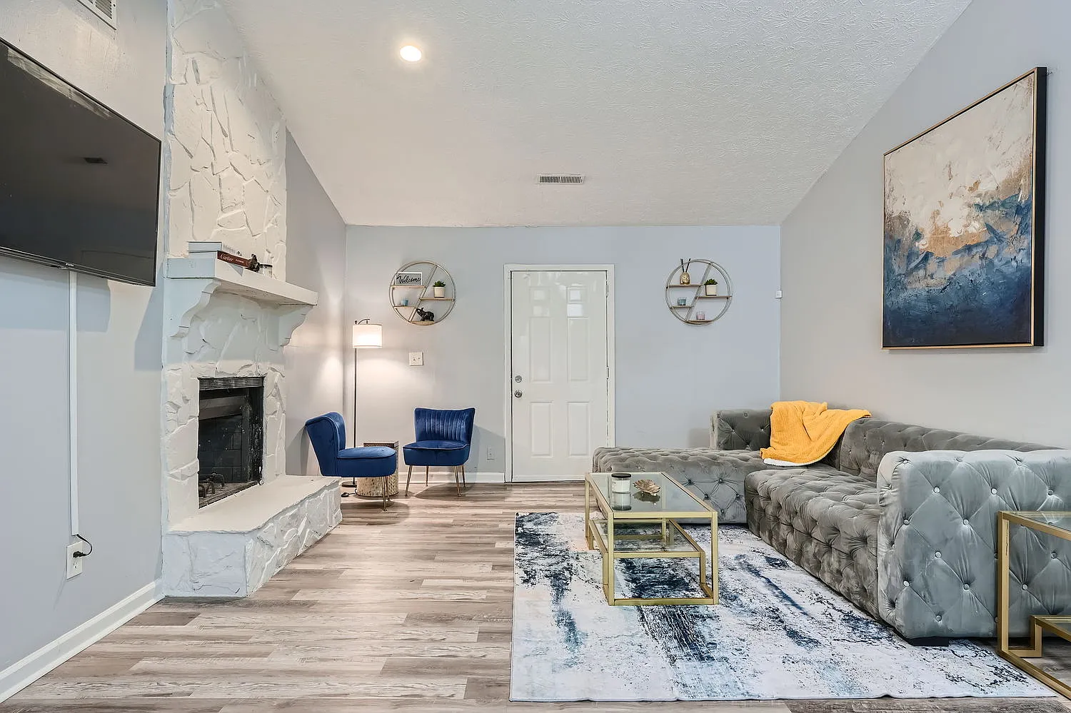2 bed, 1208 sqft, $2,900 — Photo 1