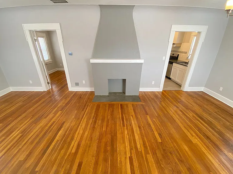 2723 Sacramento Ave — Photo 8