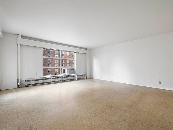 2nd image of 90 La Salle St APT 10H