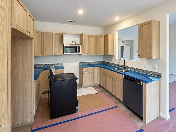 5th image of 39 E Emily Gardens Dr #86
