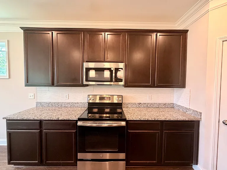 628 Colston Ln — Photo 7
