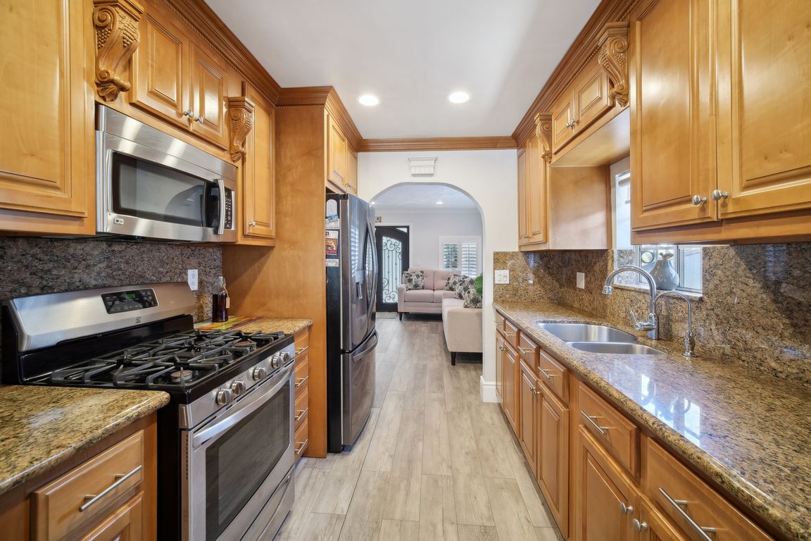 W 141st St-014.jpg