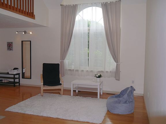 4th image of 237 South St APT 25