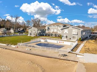 4500 Lakeshore Rd APT 7, Fort Gratiot, MI 48059