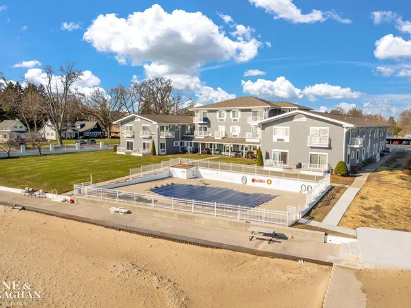 4500 Lakeshore Rd APT 7, Fort Gratiot, MI 48059