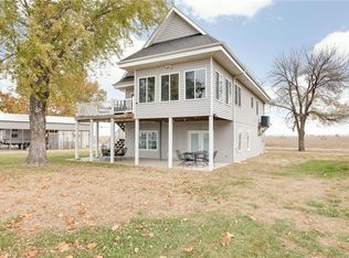 358 Lake Shore Dr, Craig, MO 64437
