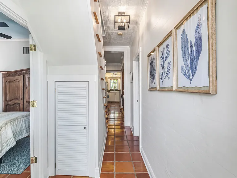 903 Thomas St — Photo 30