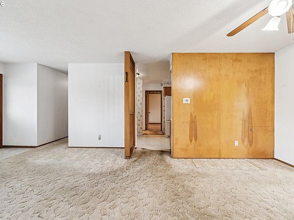3rd image of 16910 SE Morrison Ct