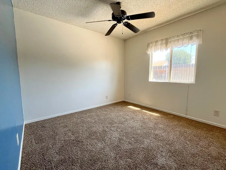 1602 James Ct — Photo 14