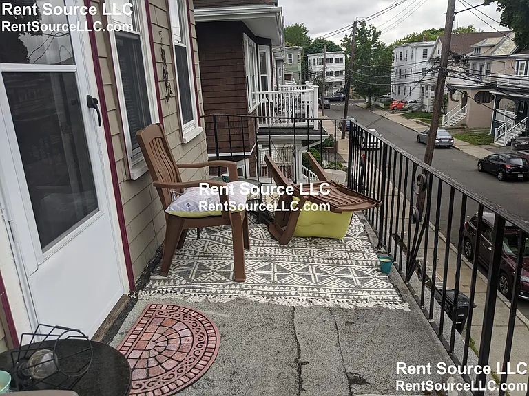 138 W Adams St — Photo 4