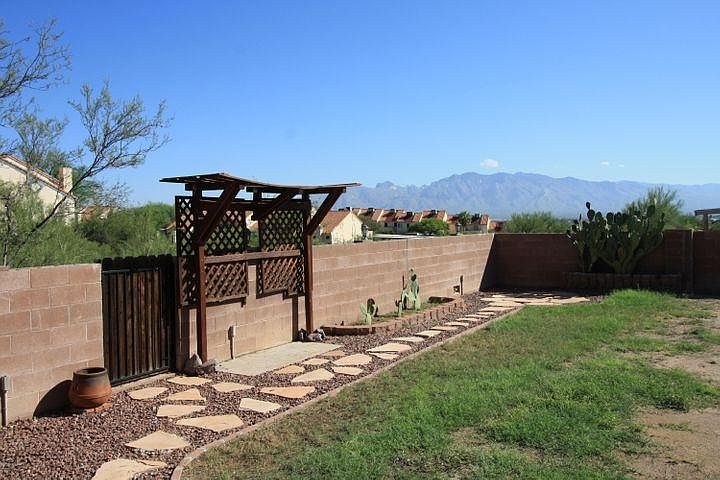1st image of 2710 W Calle Cuero De Vaca