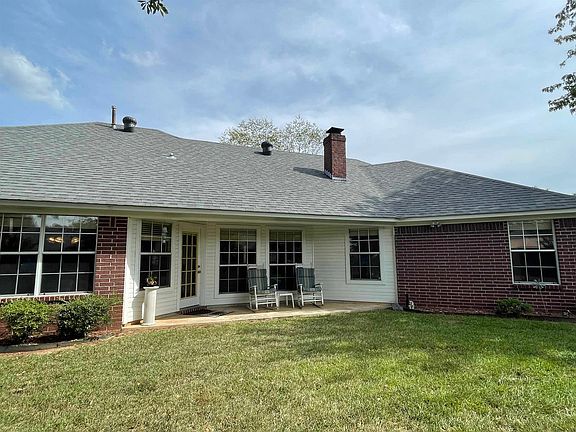 5th image of 413 Whippoorwill Ln