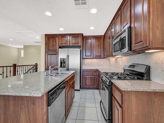 4th image of 3102 Majella Ave