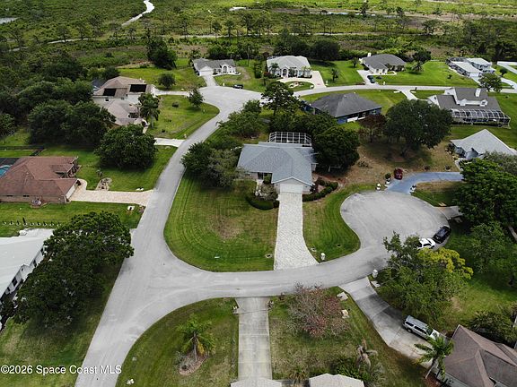 5th image of 1105 Baywood Ct