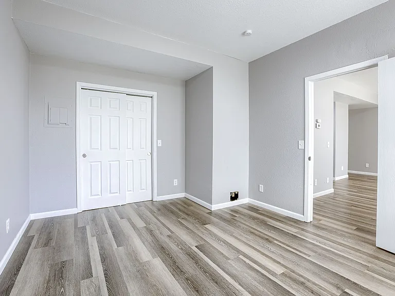 210 S 24th St #202 — Photo 13