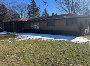 13413 W Forest Dr, New Berlin, WI 53151