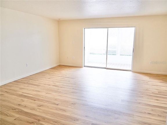 5th image of 3536 Pinecrest St APT 101