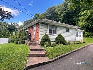 2nd image of 374 Moss Farms Road