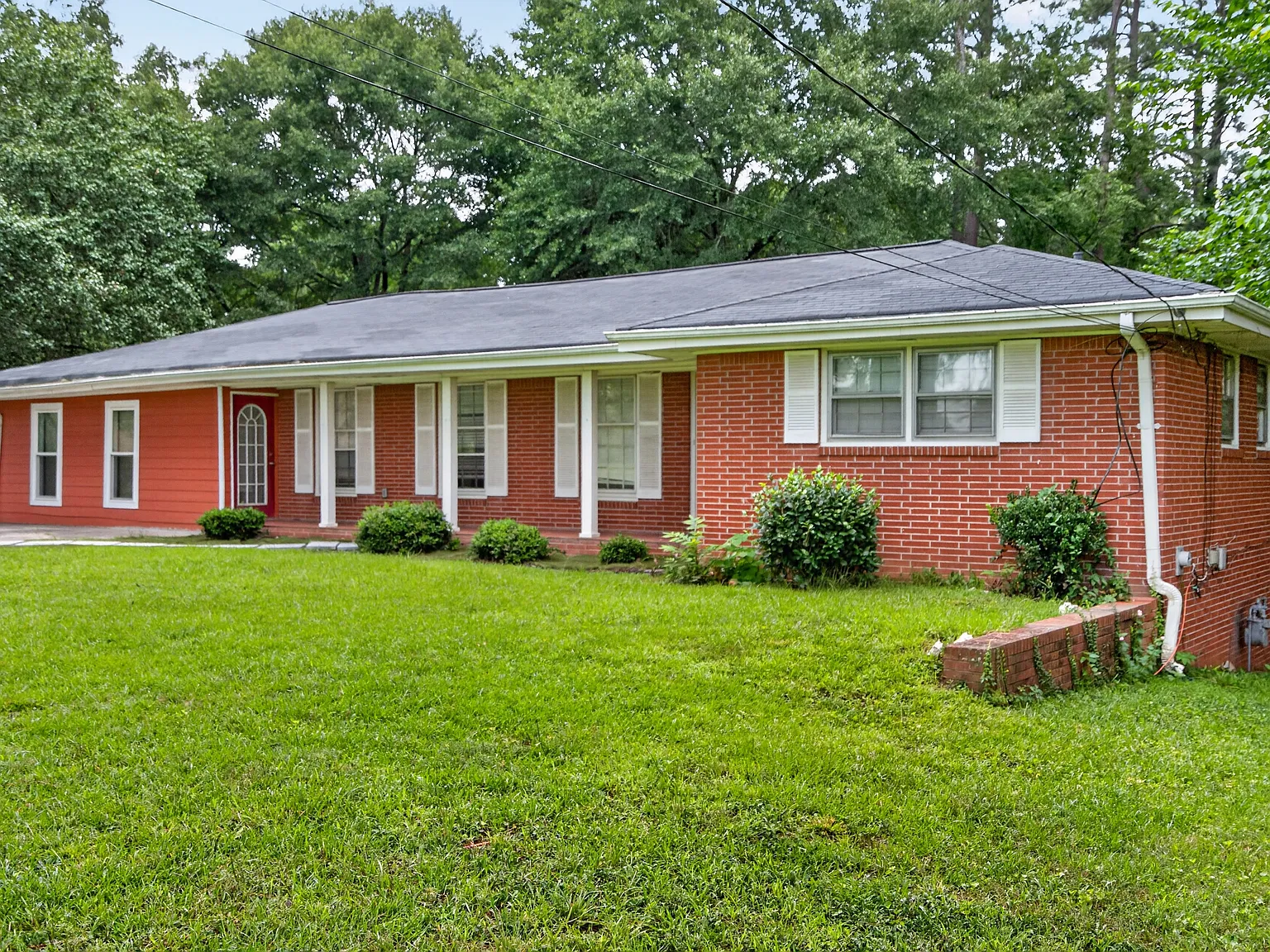 4 bed, 2276 sqft, $2,600 — Photo 1