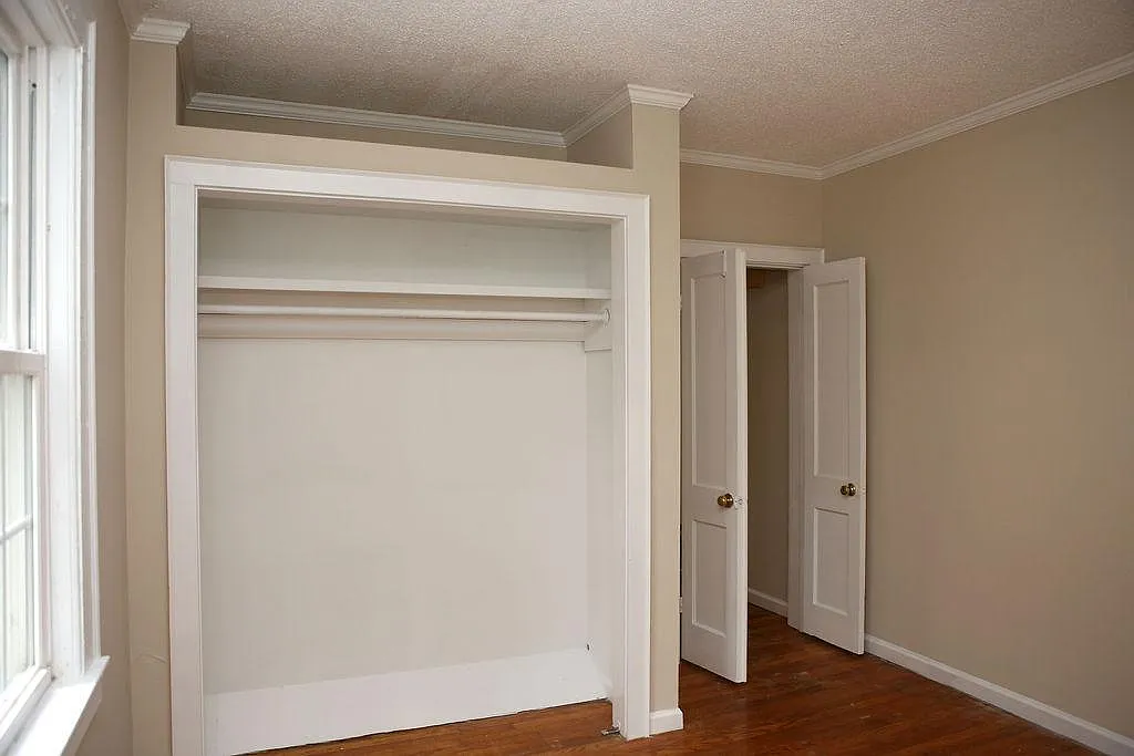 2 bed, 1050 sqft, $1,295 — Photo 3