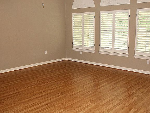 4th image of 3939 E Peach Hollow Cir