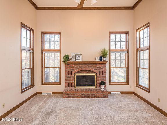 5th image of 1007 Carriage Ct