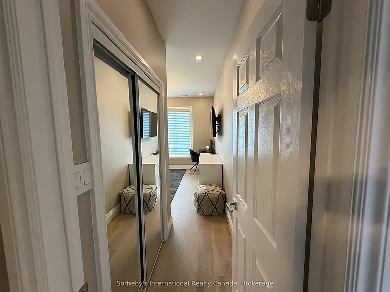 658 Johnston Park Ave — Photo 12