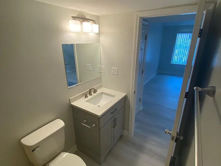 305 Wilson Ave #15 — Photo 7
