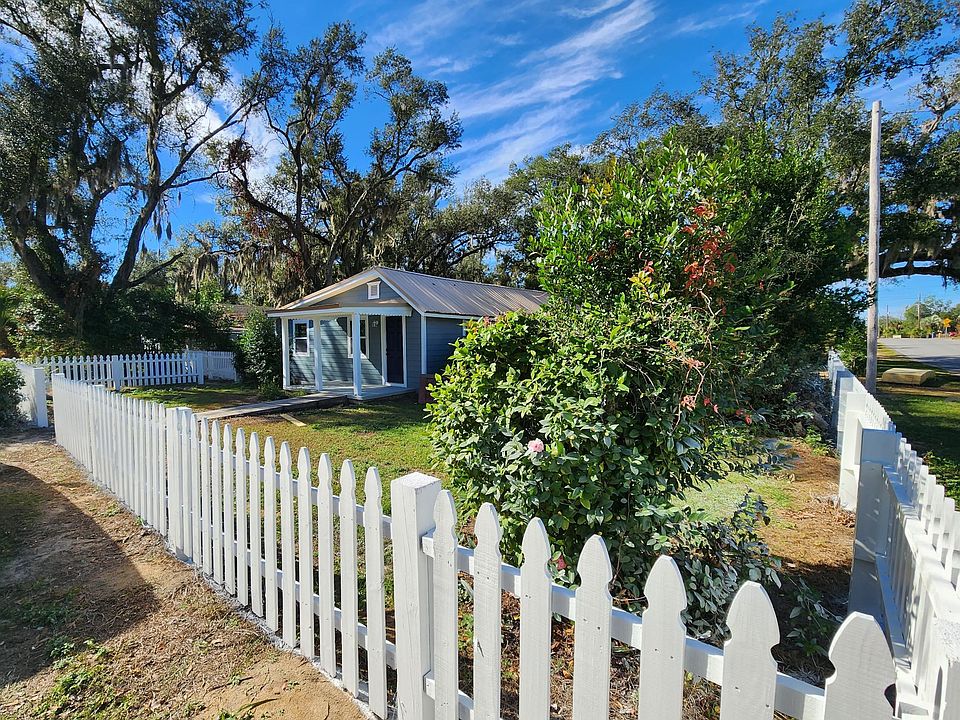 Lawn Maintenance Included at no Charge