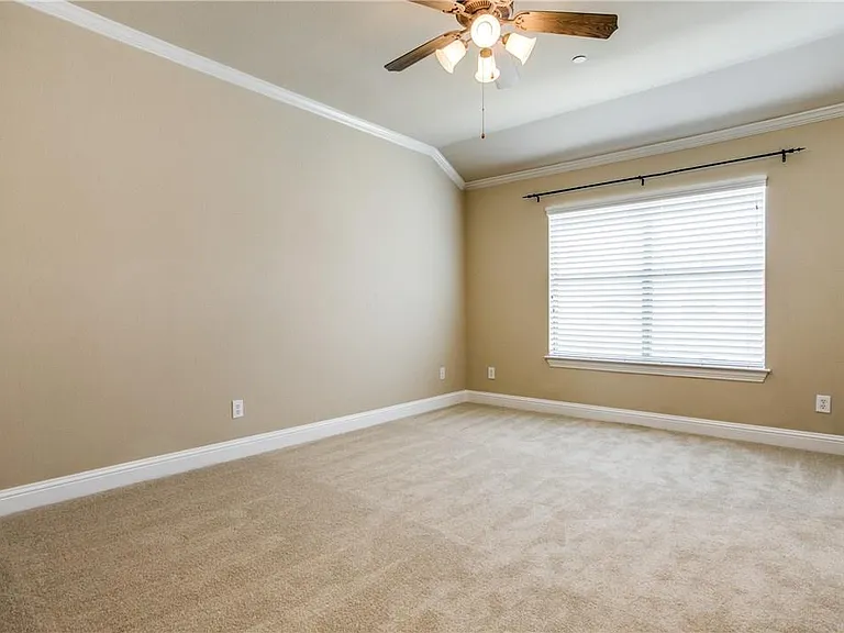 8613 Empire Blvd — Photo 18