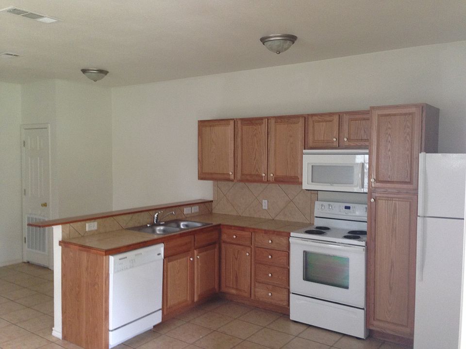 2nd image of 3404 Avenue E
