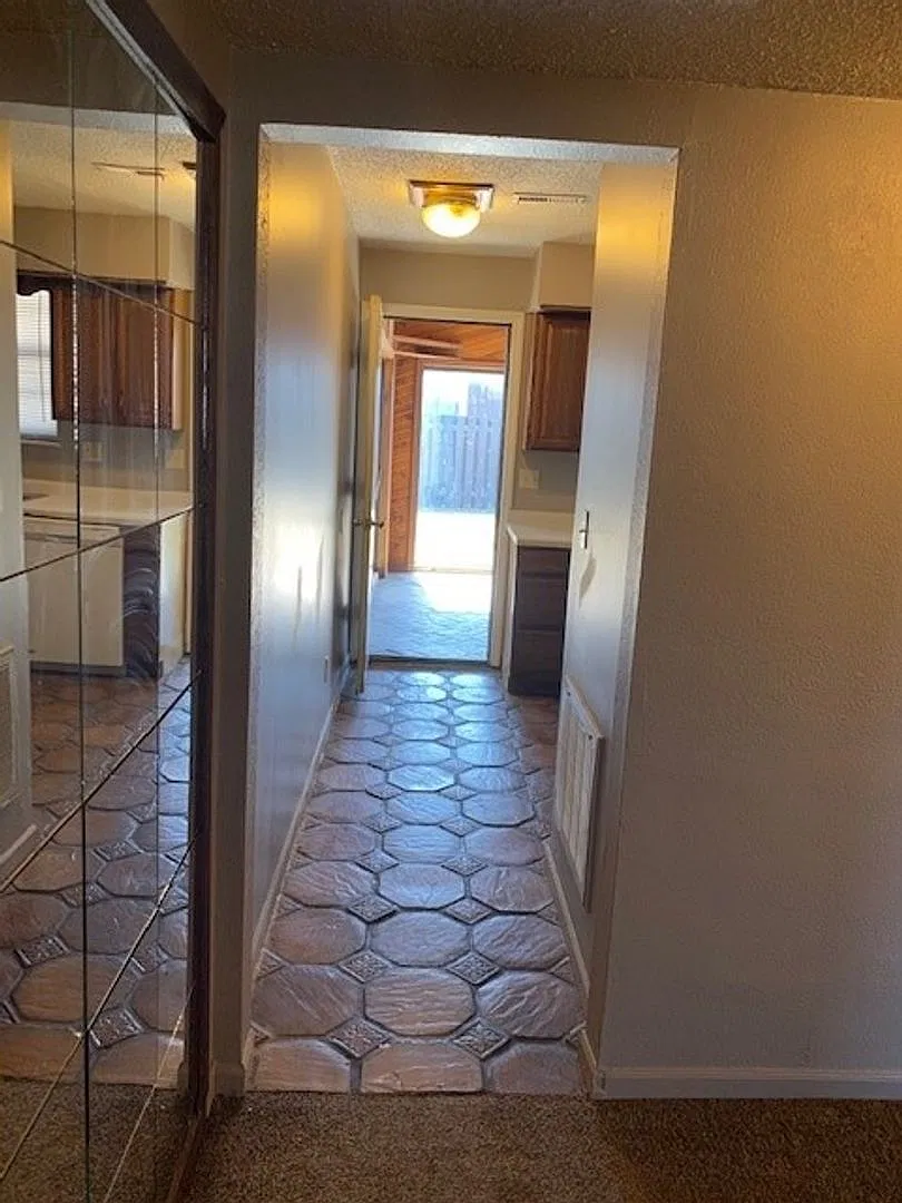 2Georgetown — Photo 4