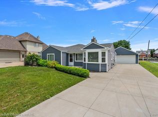 37510 Lakeville St, Harrison Township, MI 48045