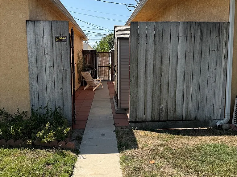 1340 N Buena Vista St #A — Photo 2