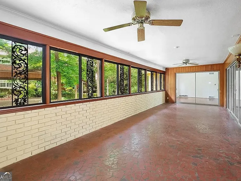 757 Old Ivy Rd NE — Photo 31
