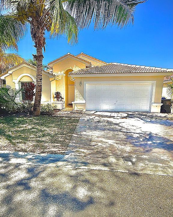 1st image of 4907 SW 32nd Way