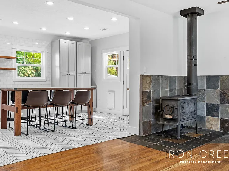 409 W Ada St — Photo 7