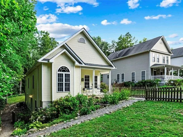 160 Maury Ave, Bowling Green, VA 22427
