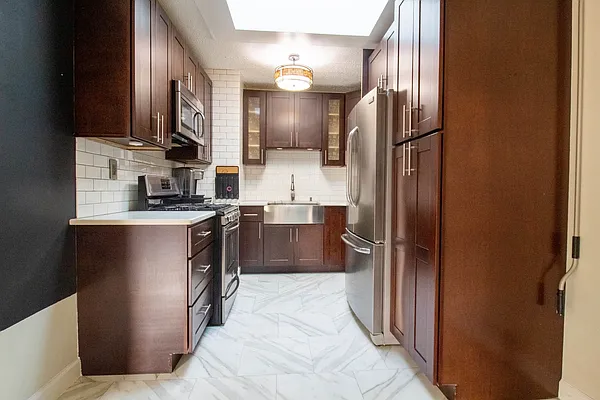 Rented by RealTegrity NY LLC | media 10