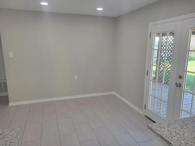 214 Glasgow Dr — Photo 6