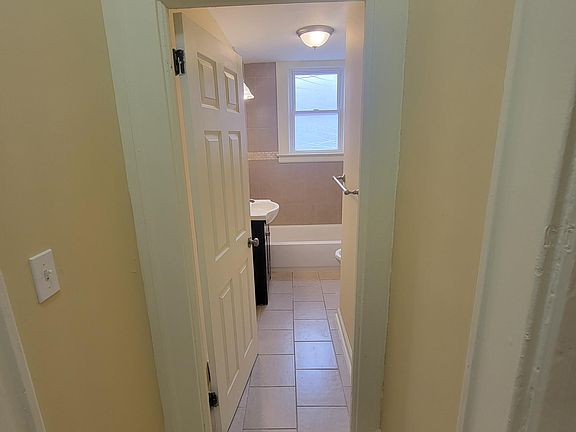 5th image of 43-45 Willoughby St #1L