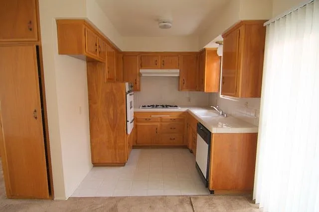 1161 Linden Ave #1 — Photo 6