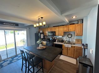 29 Slocum St UNIT 1, Acushnet, MA 02743