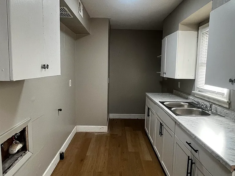 4667 Violet Ave — Photo 5