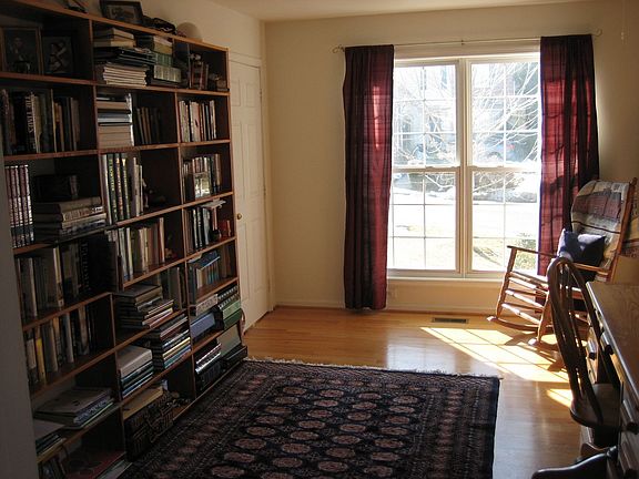 3rd image of 30 Fulton Dr