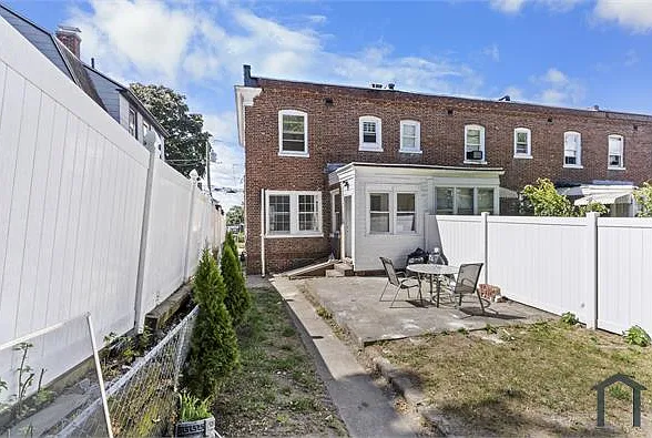 366 Remington St #0 — Photo 19