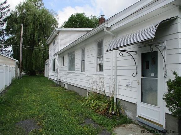 3rd image of 10 Lighthall Ave